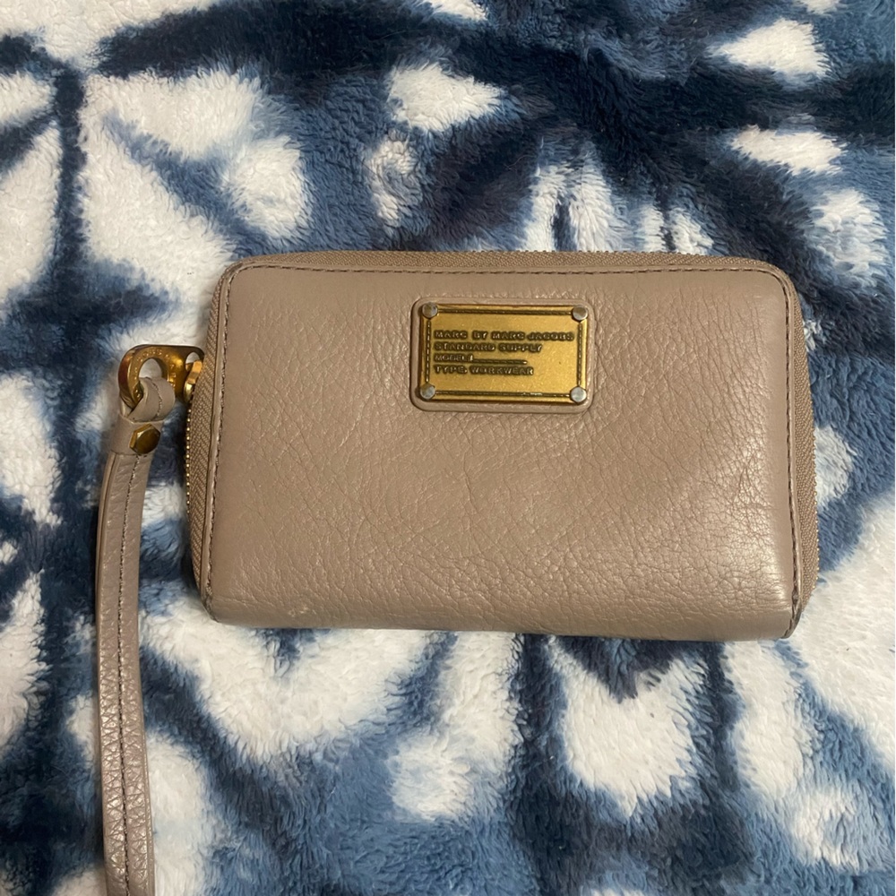 ORIGINAL 2007 CLASSIC Q NATASHA WALLET BY MARC JACOBS